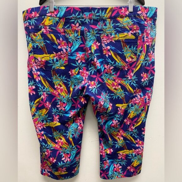 Penningtons Floral Capris - Blue, Pink, Yellow Size 3x - Picture 2 of 7